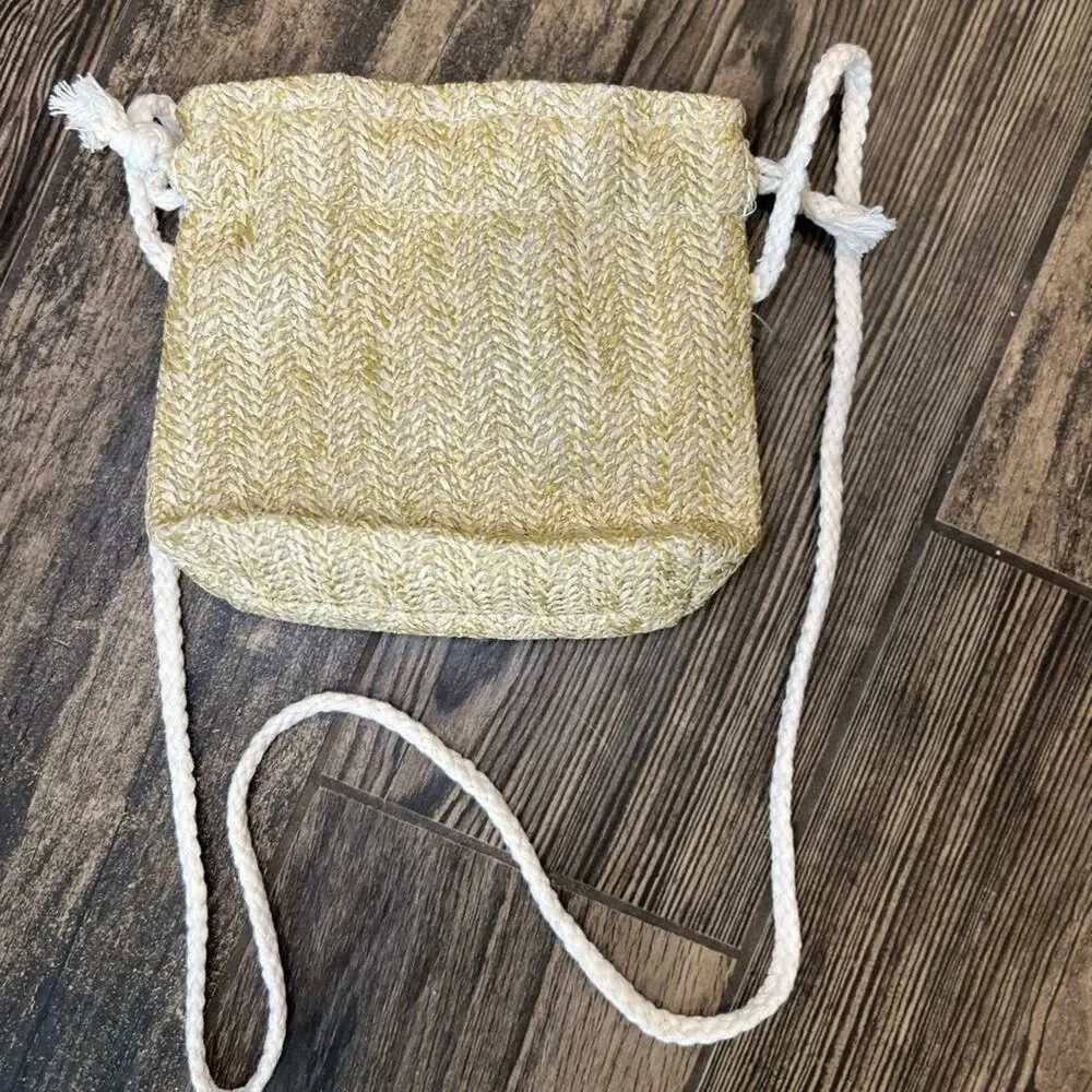 Straw Bucket with Daisy Crossbody Bag
